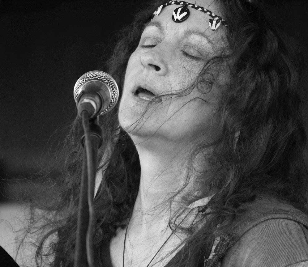 julia sowden tanglemist